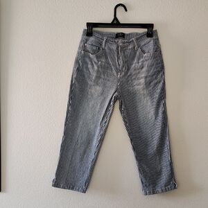 Curve Appeal Women's Striped Blue and White Cropped Jeans Size 8